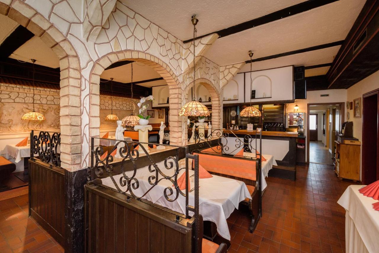 Hotel Deutsches Haus Aerzen Εξωτερικό φωτογραφία